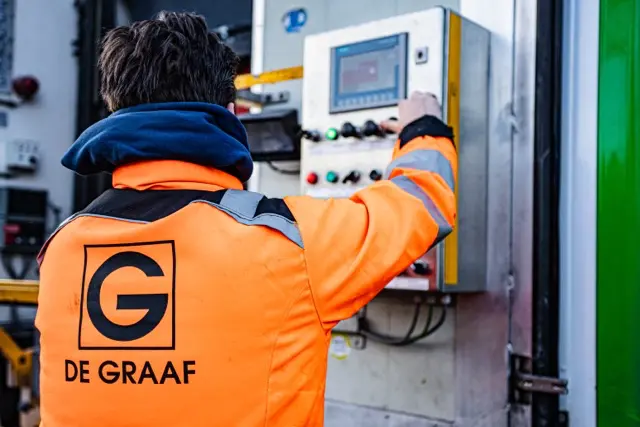 Gecertificeerd vernietigingsproces voor harde schijven bij VNL.