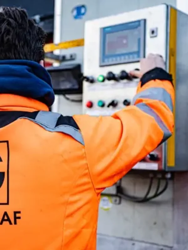 Gecertificeerd vernietigingsproces voor harde schijven bij VNL.